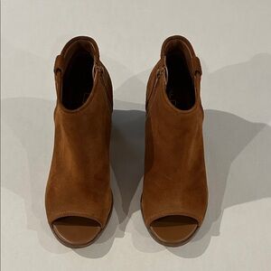 Aldo women’s size 7.5 suede tan boots open toe